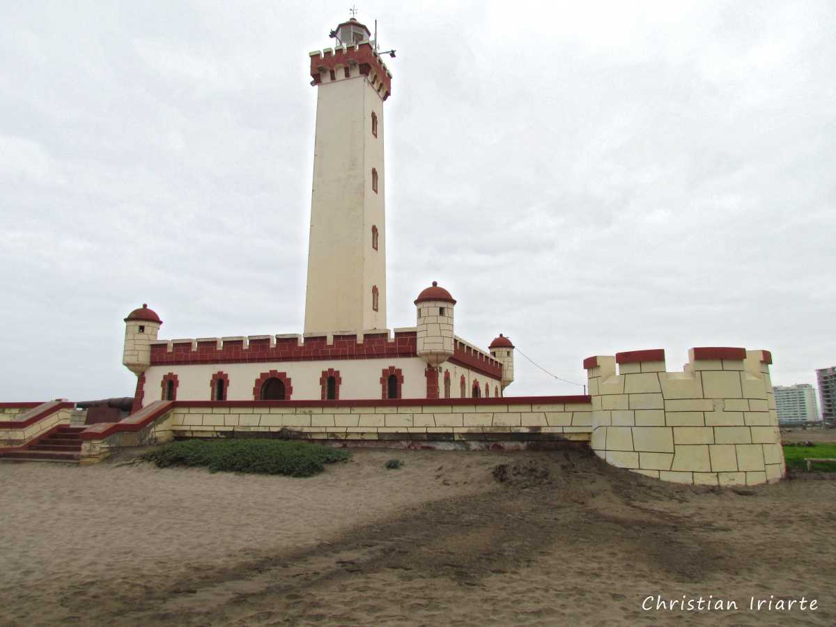 Image: Monumental Lighthouse of La Serena
