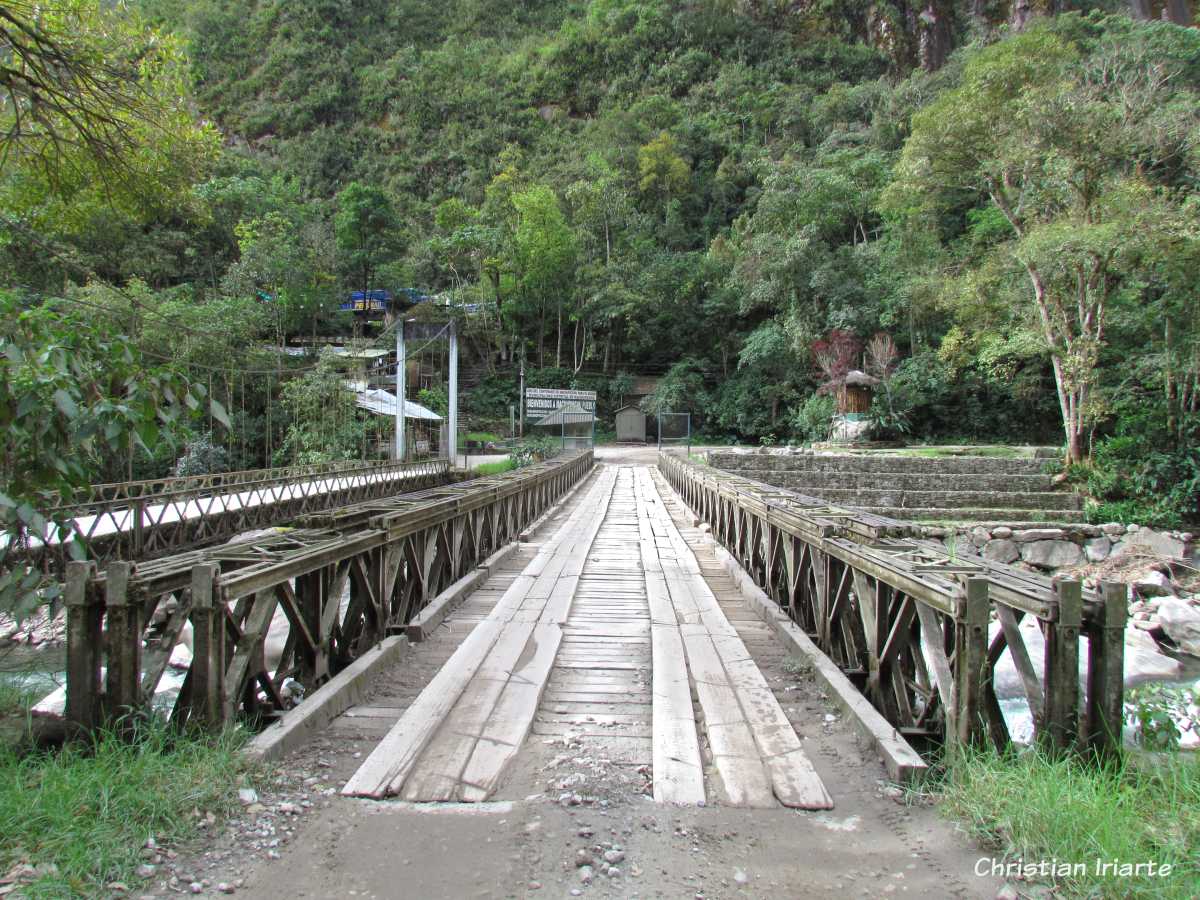 Image: Bridge over the Vilcanota River